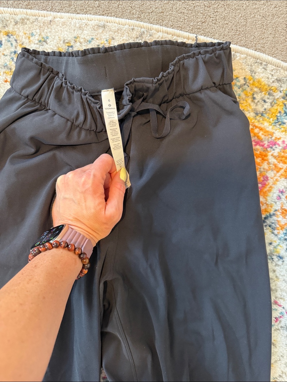 Lululemon on the fly 7/8 Women's Drawstring Jogger Pants great condition - Picture 3 of 4